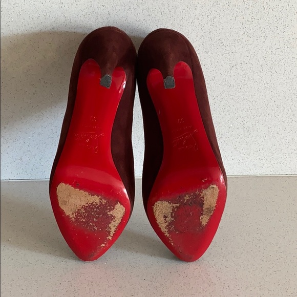 Classic Christian Louboutin heel in mahogany suede - Picture 6 of 9